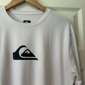 Quiksilver Men's Solid Streak Long Sleeve Rashguard